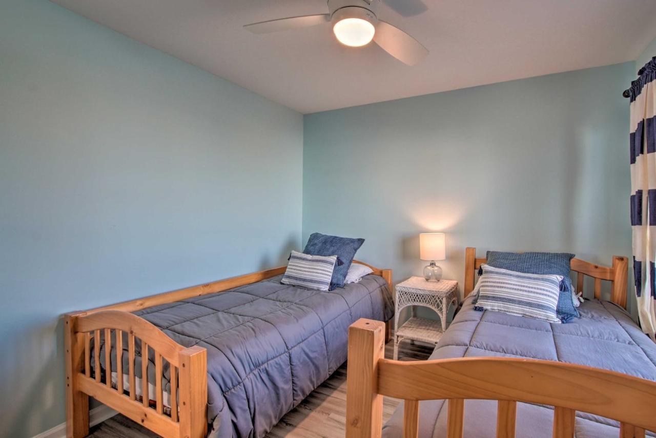 Ocean-View Condo With Deck, Steps To Carolina Beach! Екстериор снимка